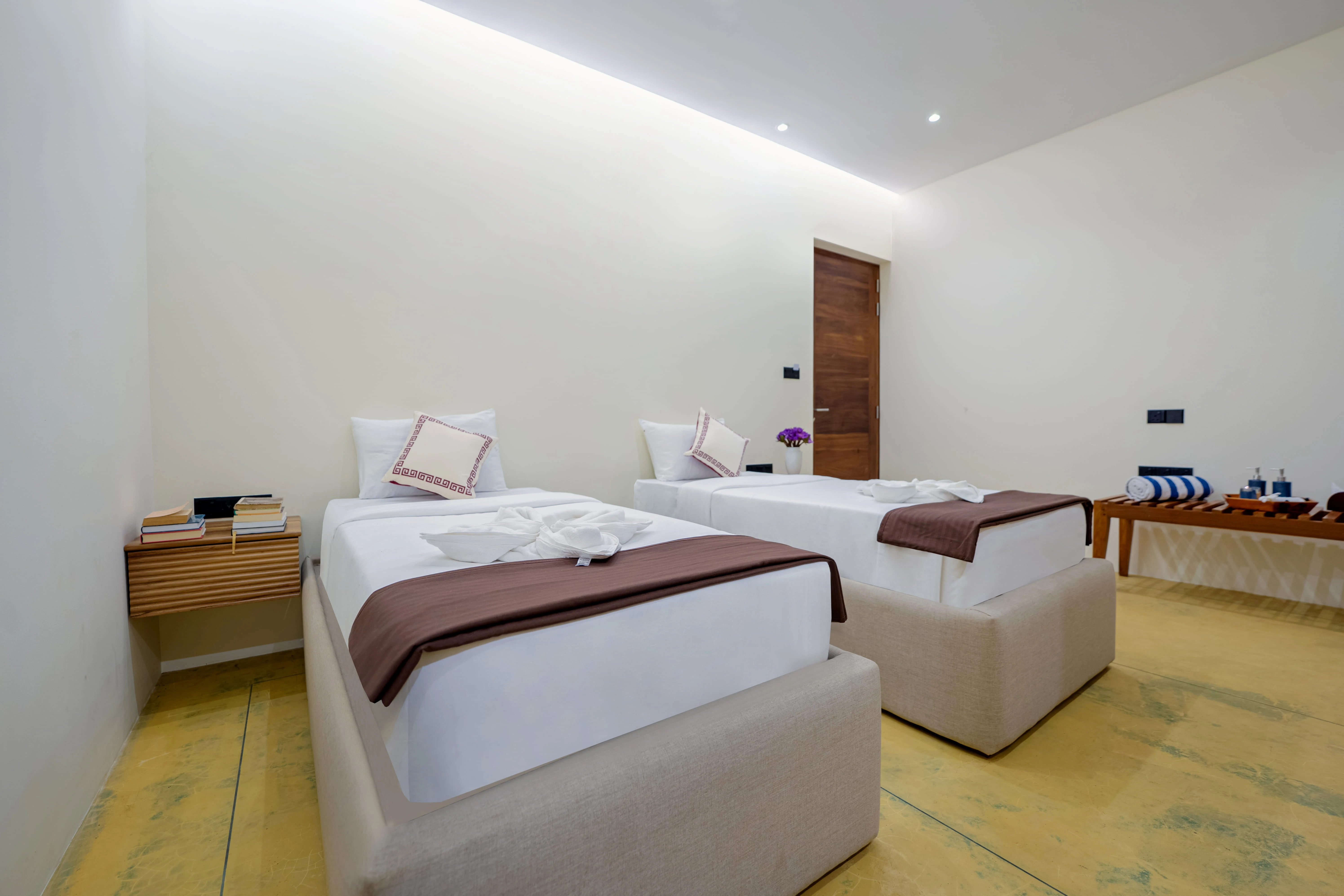 Room image http://res.cloudinary.com/dxqvrvgf2/image/upload/v1779934423/cavendish/x1waps7yqtzibbjtdfsi.webp
