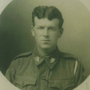 Photo of Leslie Phillips