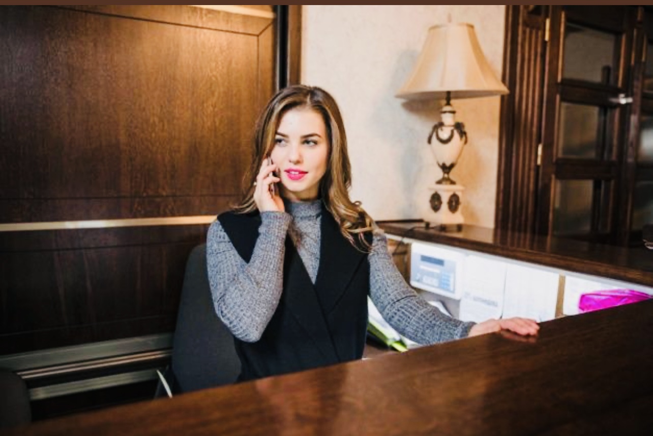 টেলিফোন অপারেটর (Telephone Operator) or 'কম্যুনিকেশনস অ্যাসোসিয়েট' (Communications Associate) প্রধান কাজ