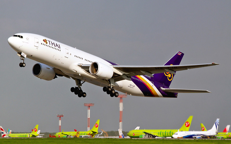 Самолет компанииThai Airways International Boeing 777 Самолет компанииThai Airways International Boeing 777