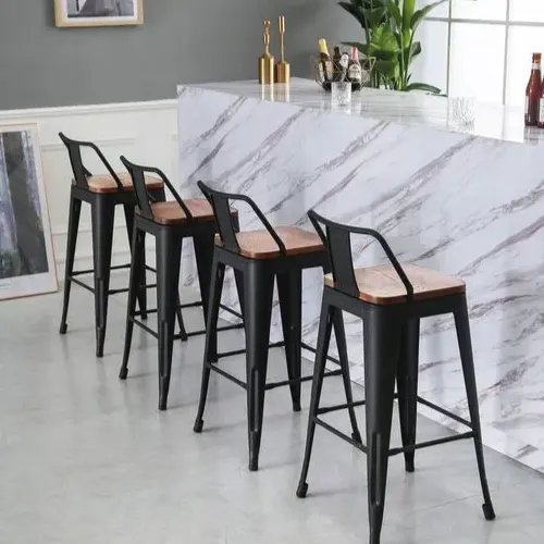 Piso Tolix con respaldo y base de madera