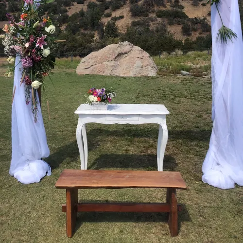 Banquito de madera para ceremonias ( Pieza única )