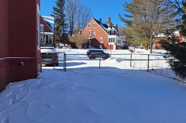 36 Erchles St, Rumford, ME 04276