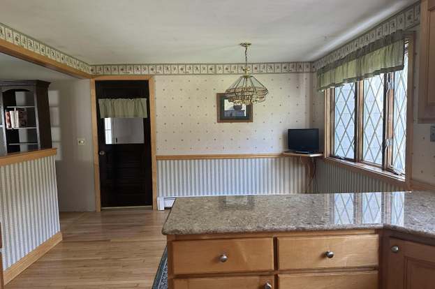 15 Swift Ave, Rumford, ME 04276