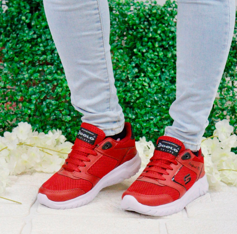 Tennis Rojo Negro 072