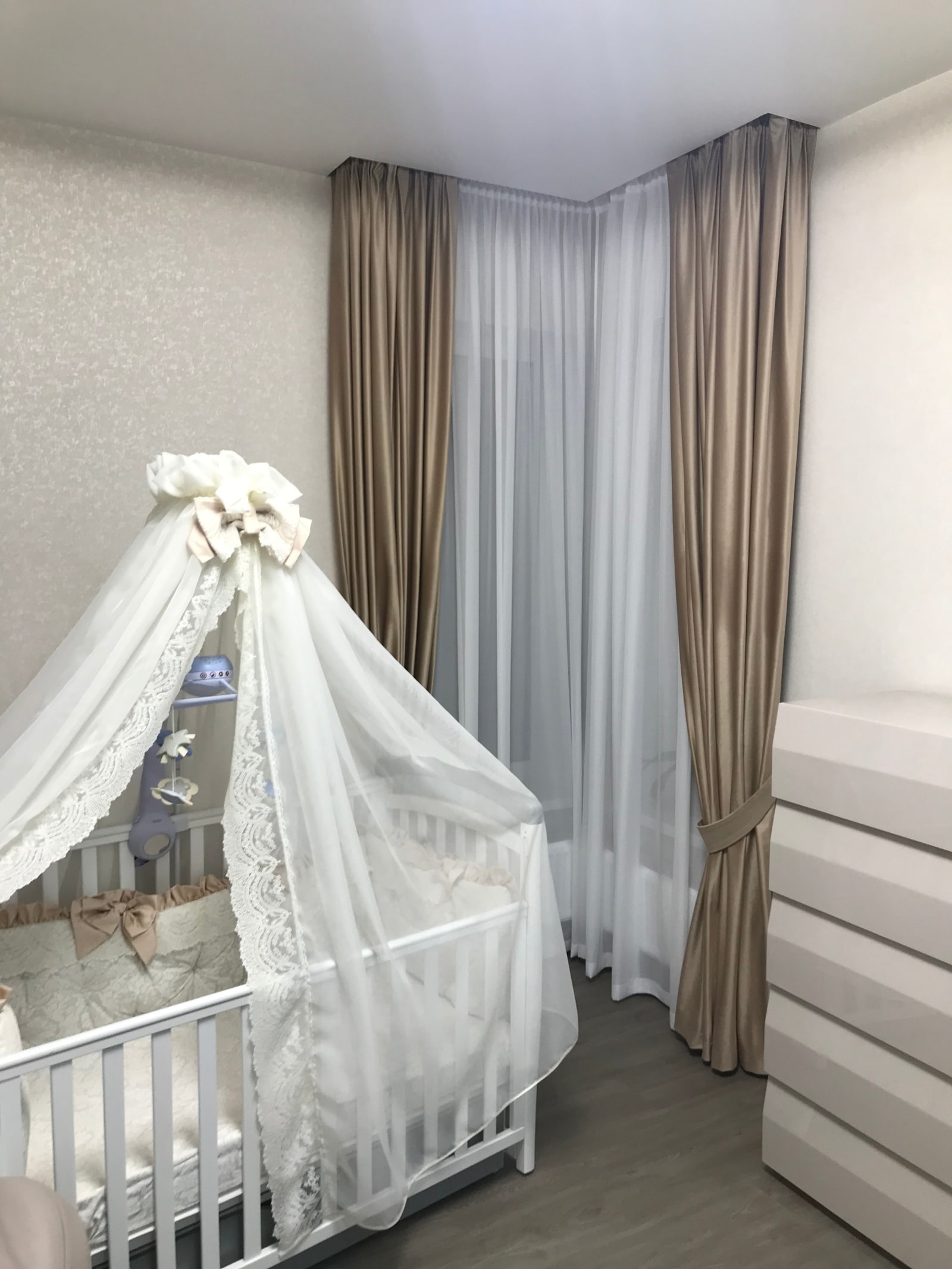Классические шторы в детской