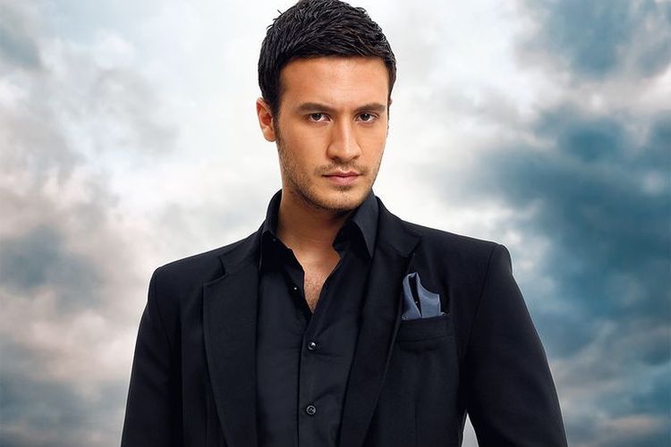 44_burak-sajasharsamaya-bolshaya-fotka-u-etogo-aktera