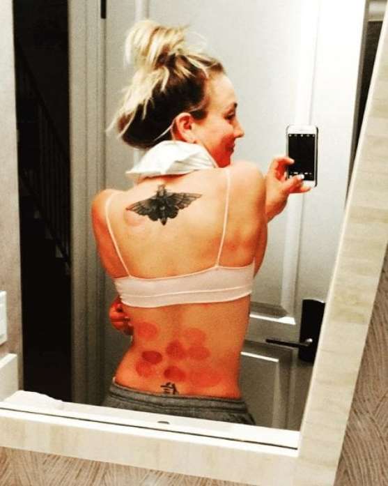 kaley cuoco sexy back