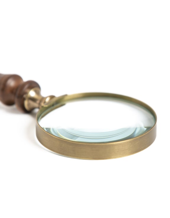 Antiqued Traditonal Magnifying Glass with Wooden Handle