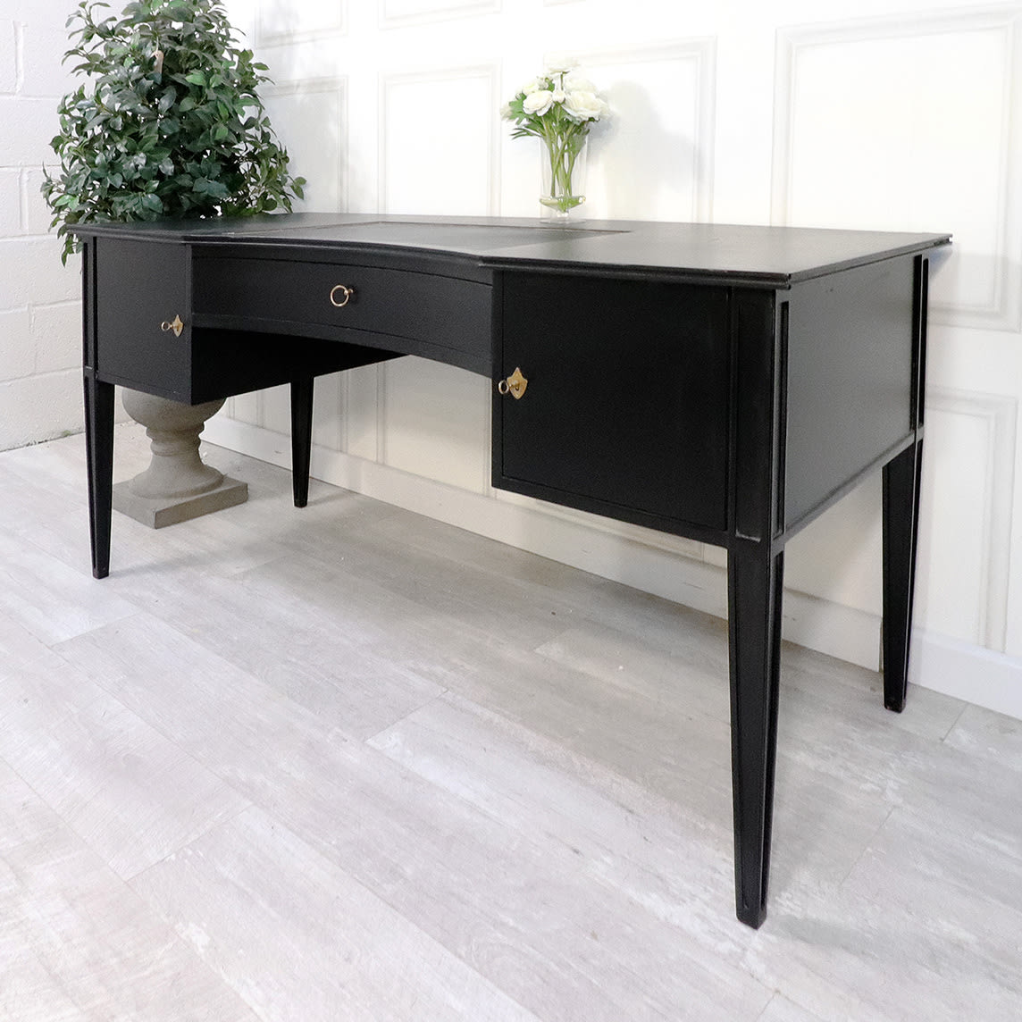 Manor Black Curved Front Large Desk