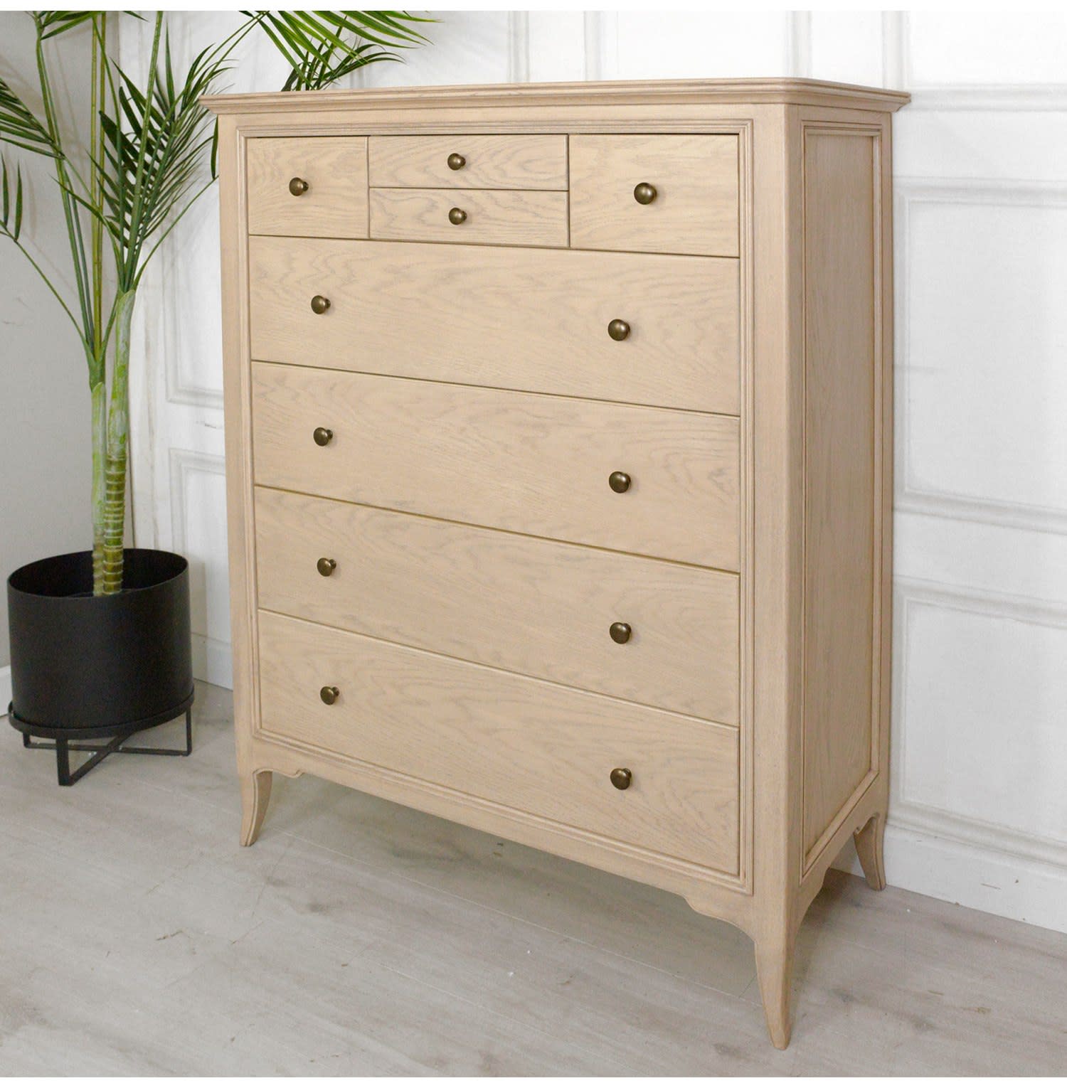 Willis & Gambier Toulon Oak 8 Drawer Chest of Drawers