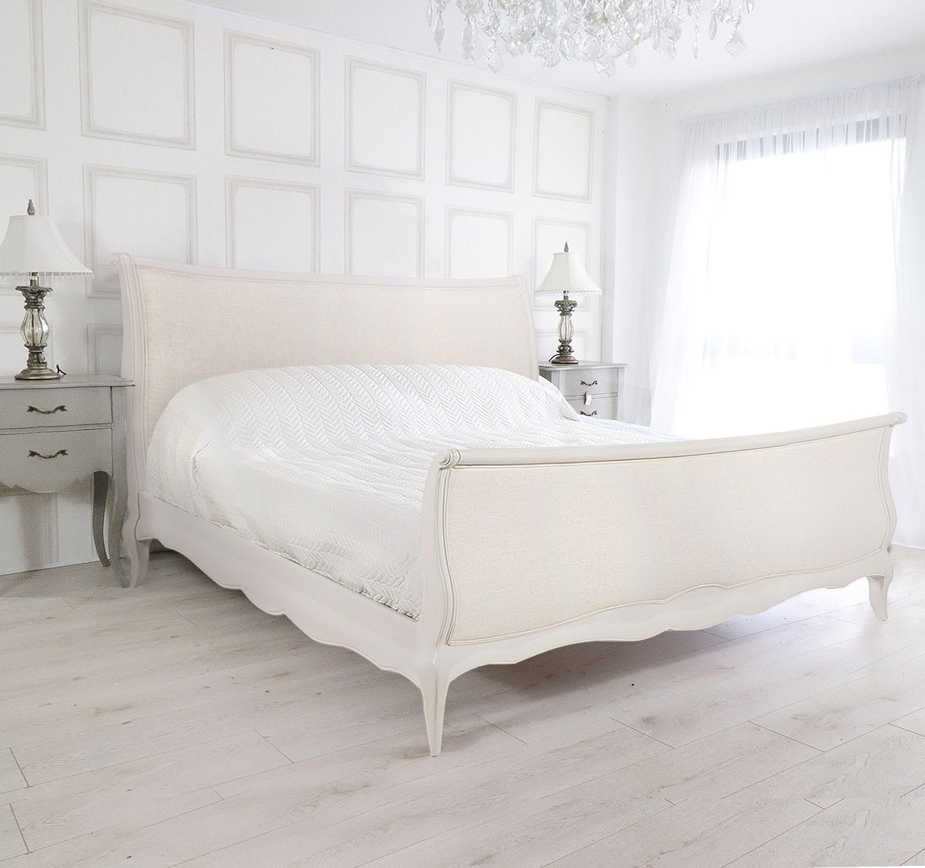 Amelia White Upholstered Bed (4ft6/5ft/6ft)