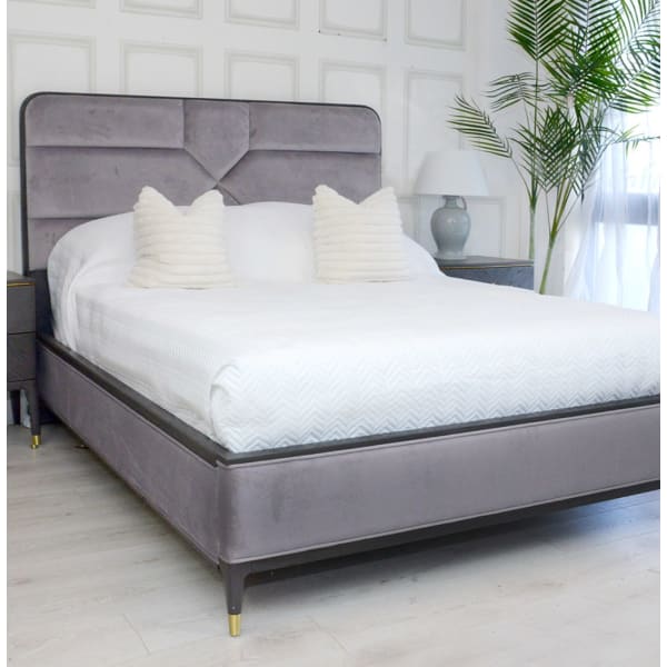 Delorean Ebony Velvet Bed (5ft/6ft)