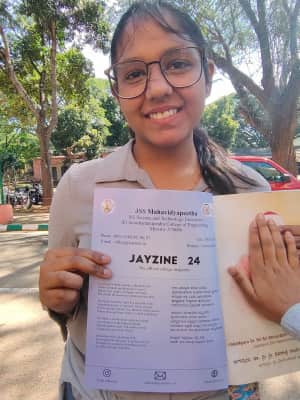 Diya Sharvani