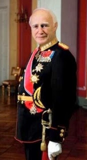 KarolosPapoulias_stoli