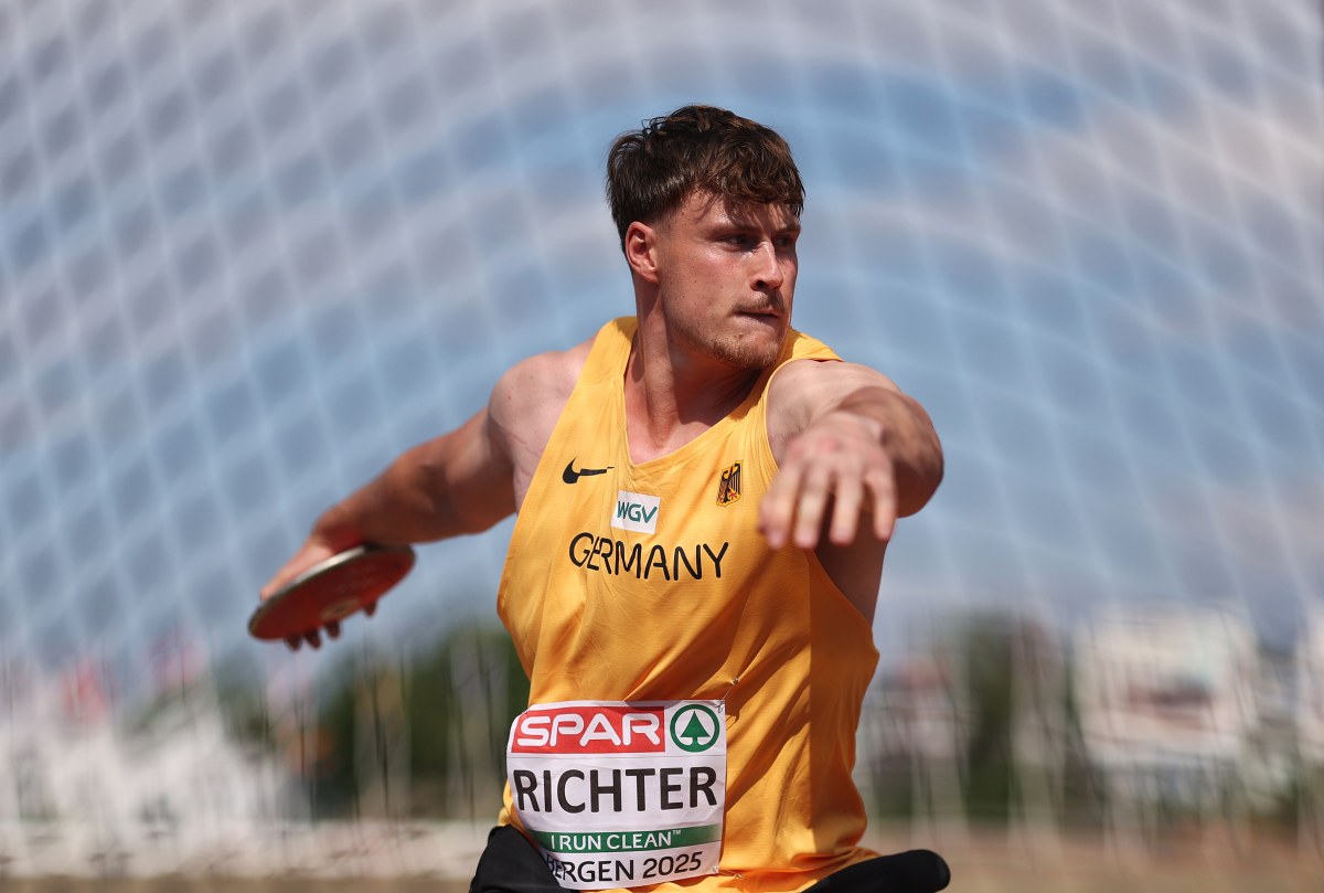 German Thrower Shatters Record, 4th Best Ever at 74 Meters