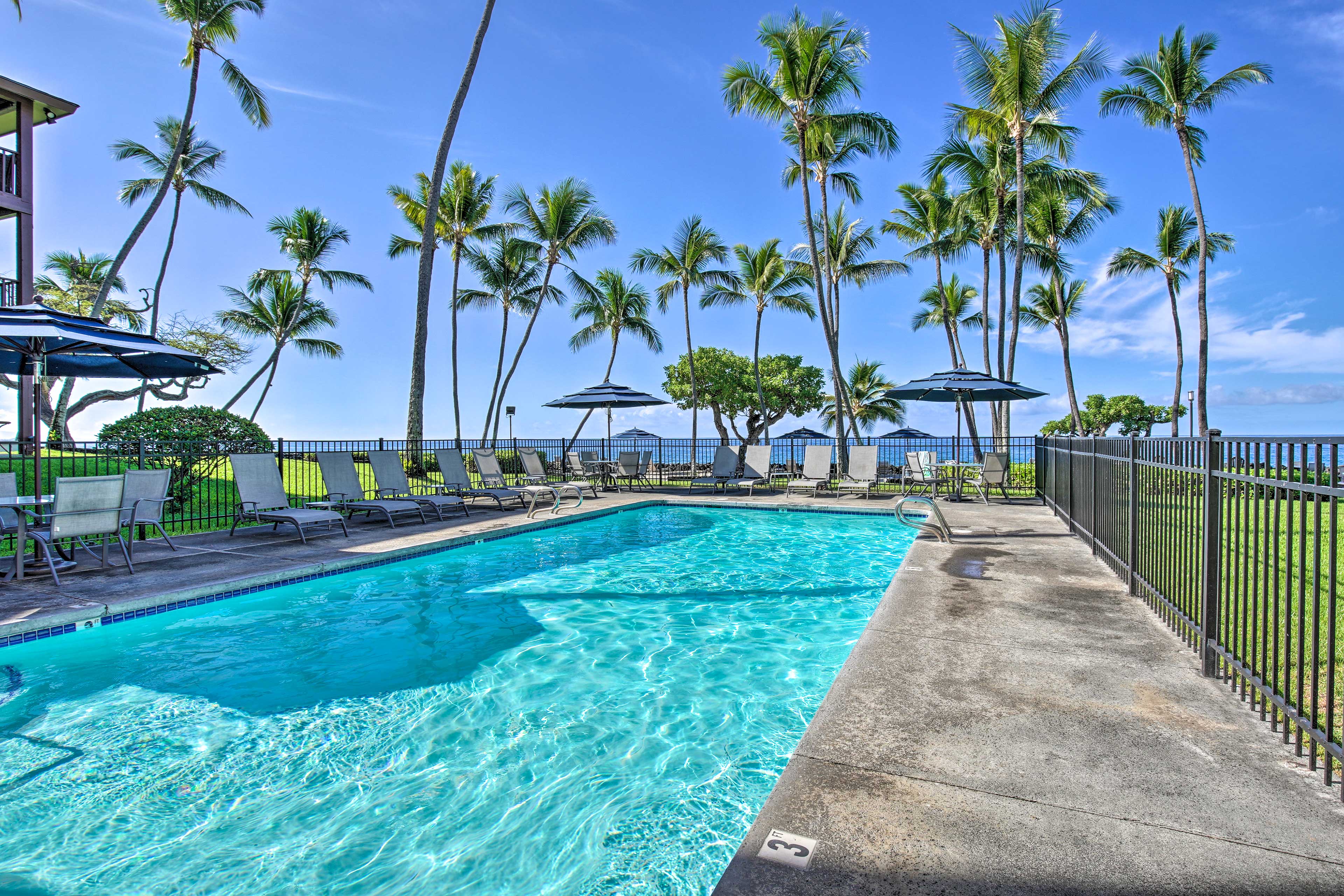 Oceanfront Kailua Kona Condo W Community Pool Evolve