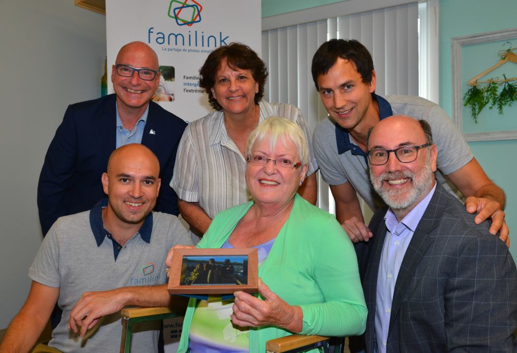 Jean-Denis Girard (député de Trois-Rivières), Hélène Lapointe (directrice de la maison des grand-parents), Jiri Kosla, Alexis Le Goff, Claudine Lehoux, et Robert Aubin (député fédéral)