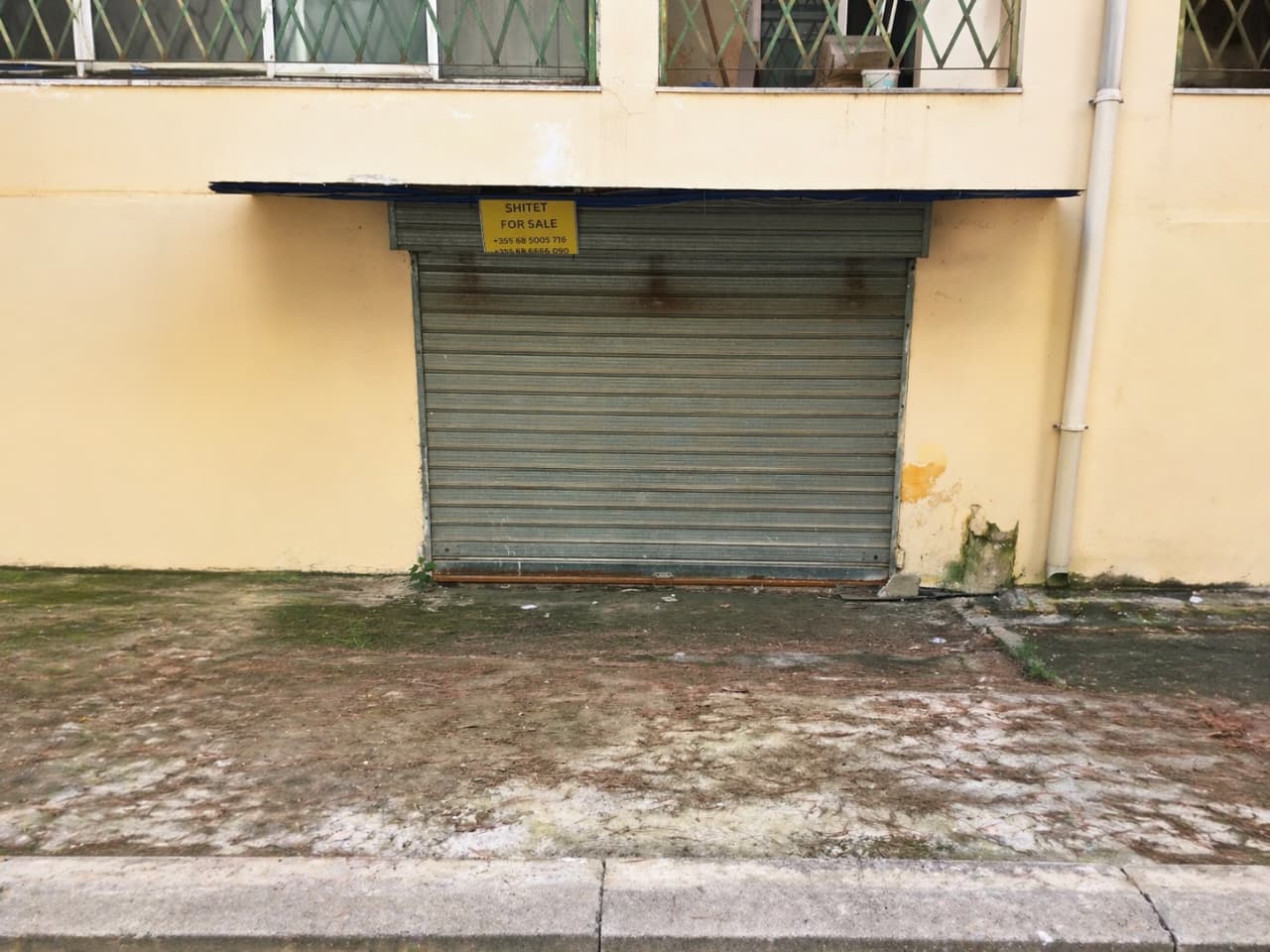 Shitet garazh në zonën e Shkëmbit të Kavajës