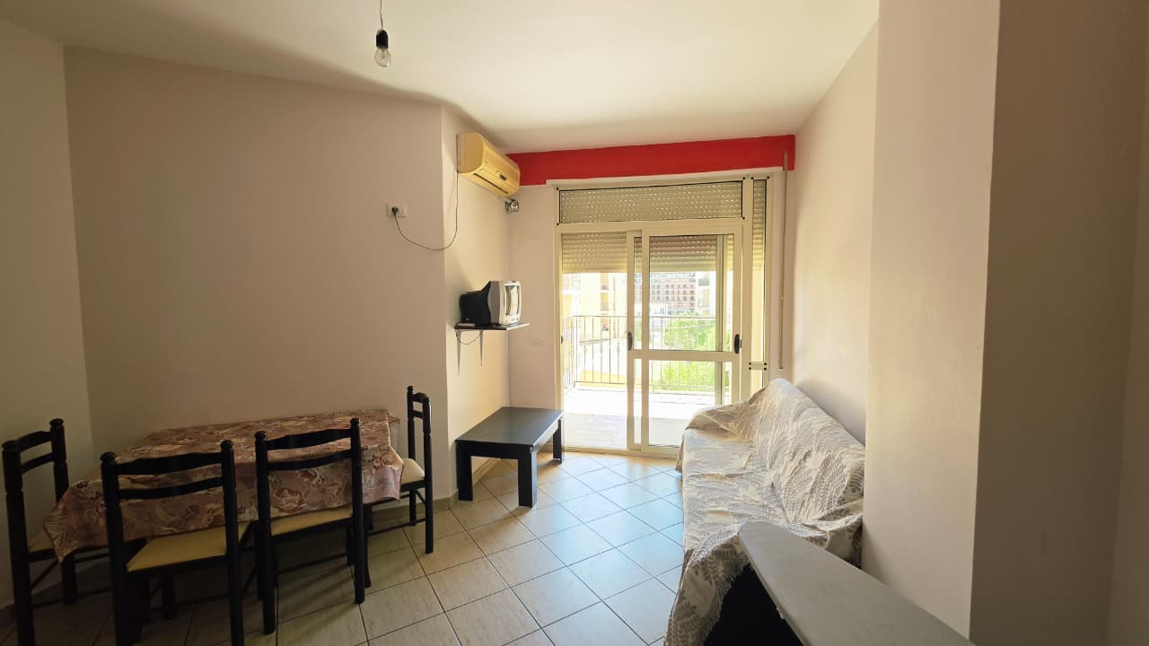  Apartament 2+1 për shitje në Plazhin e Golemit 