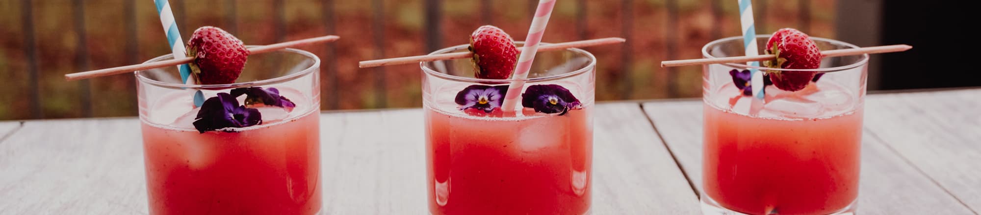 Pure seduction - a sparkling fruity summer drink