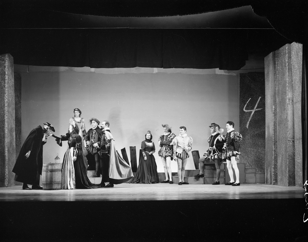 1953 Mary of Scotland photo 4