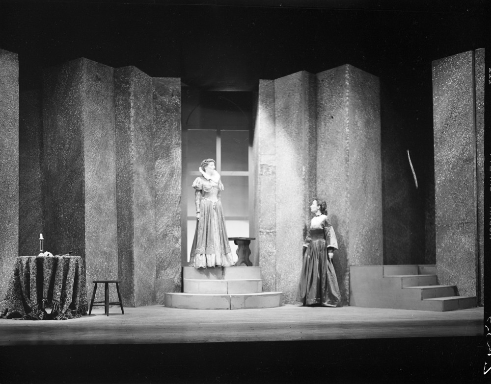 1953 Mary of Scotland photo 7