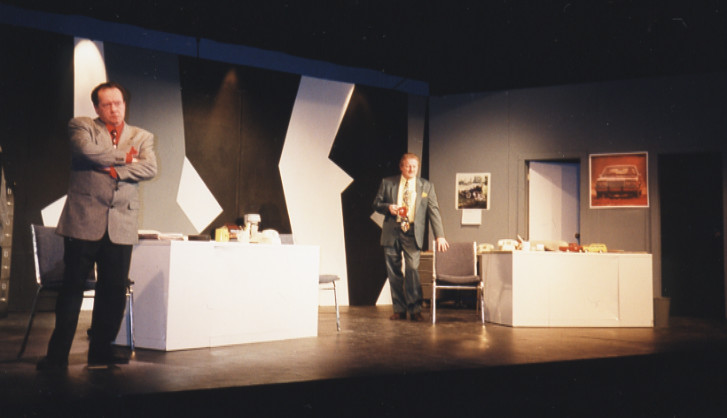 2000 The Motor Trade photo 1