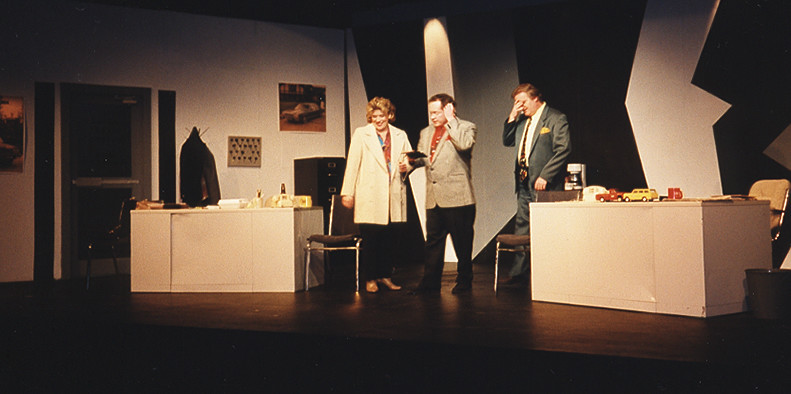 2000 The Motor Trade photo 4