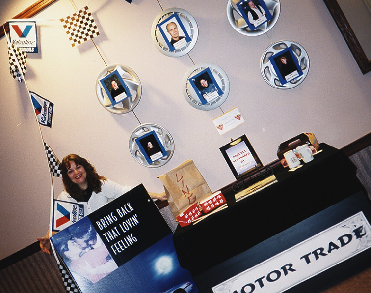 2000 The Motor Trade photo 11