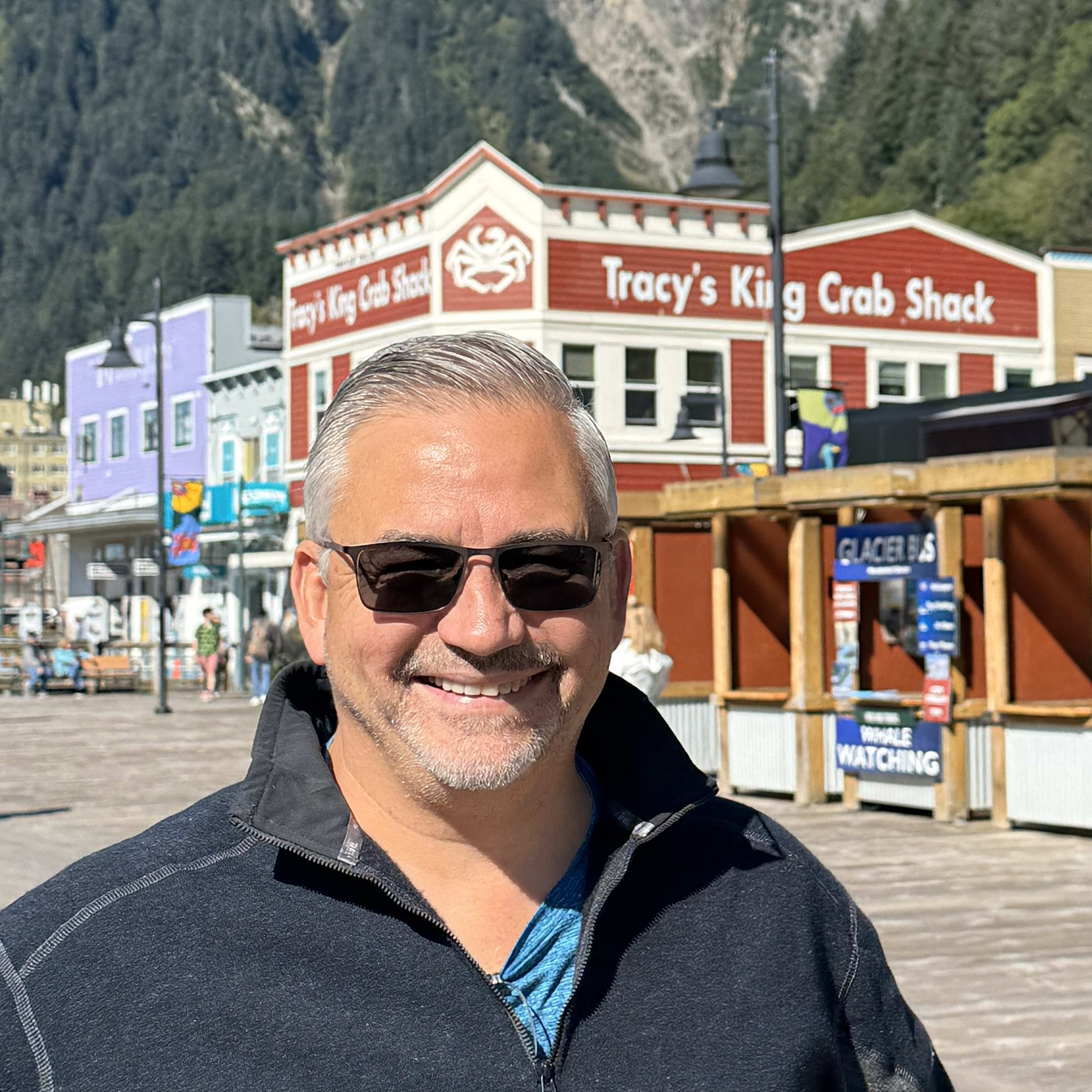 Advisor - Tracy Stuart