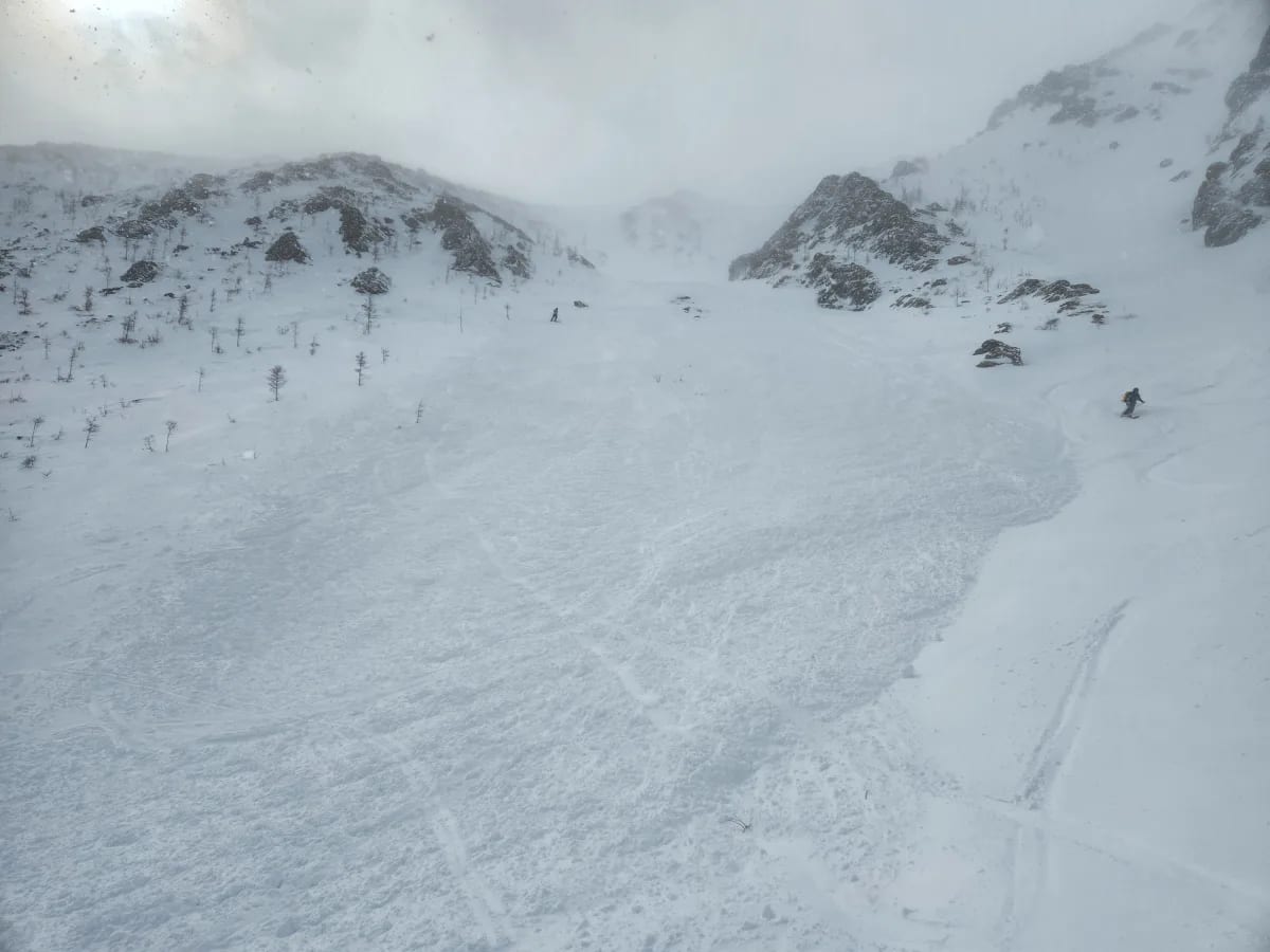 Débris d’avalanche dans la Cuve des Mélèzes.