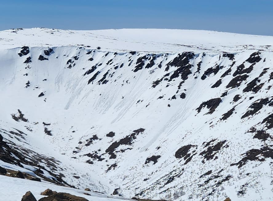 Petites avalanches de neige sans cohésion au Mont-Albert.