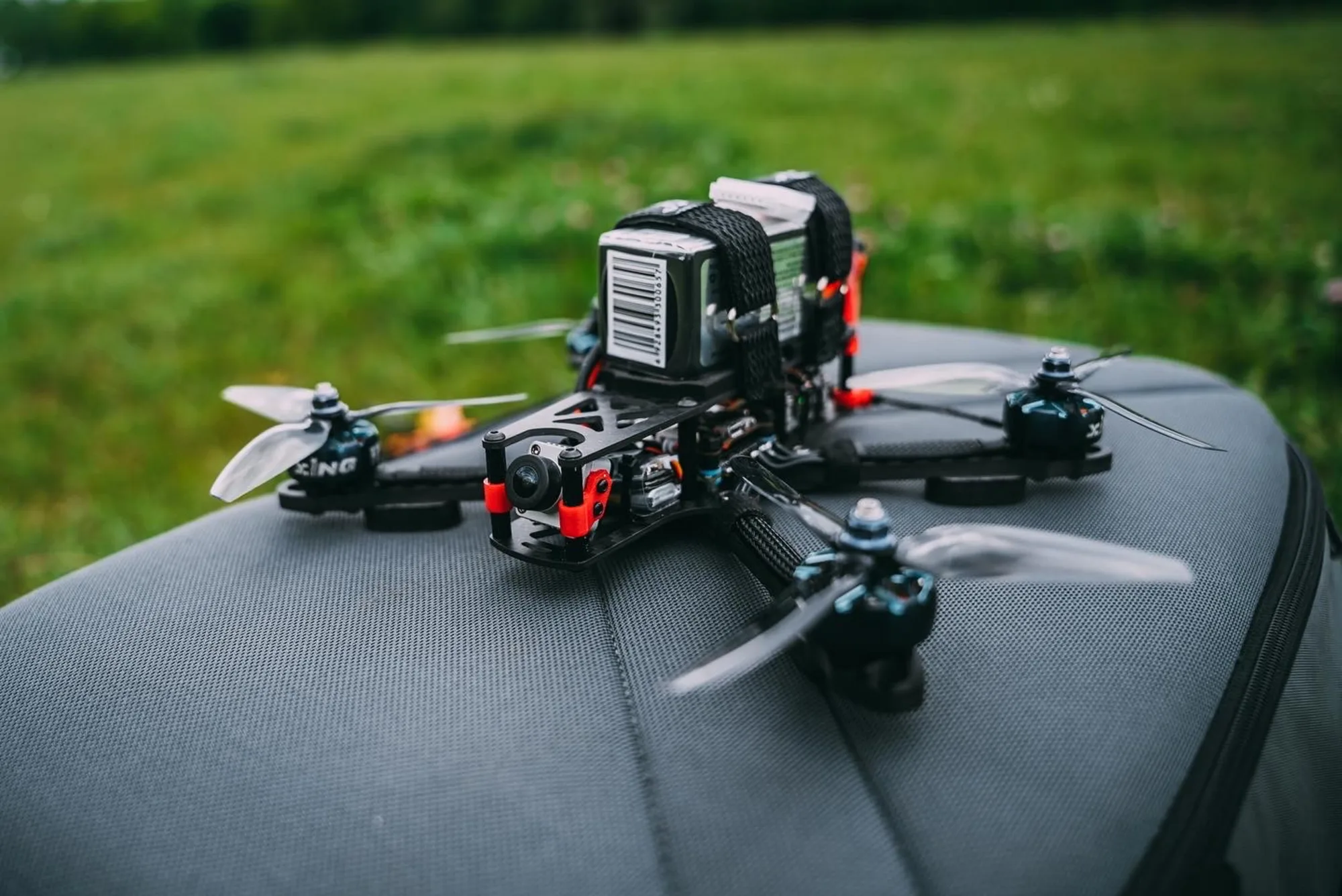 dron fpv