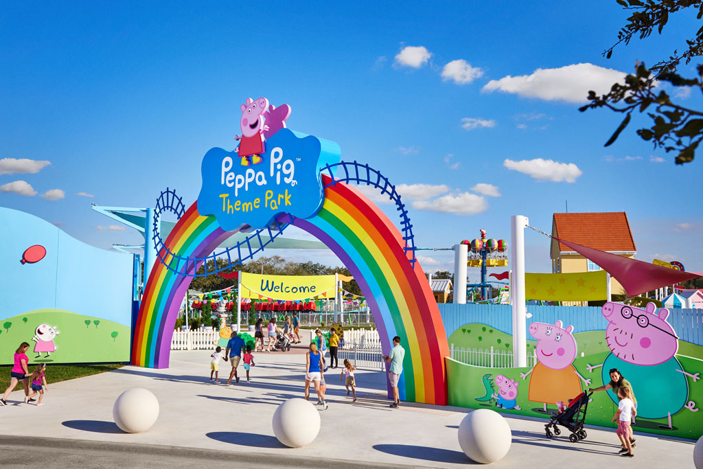 Entrance Arch Peppa Pig Theme Park - Peppa Pig Theme Park