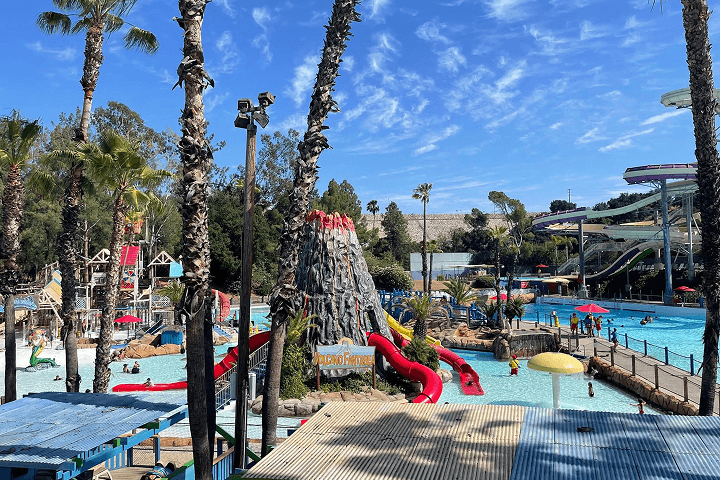 Raging Waters Los Angeles -
