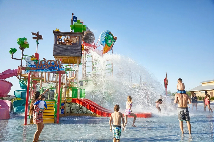 Typhoon Texas Waterpark - Houston -