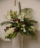 The Lasting Expression( Arrangement in Long Glass vase)