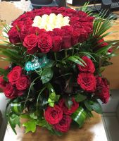  Ferrero Chocolates & Red Roses Basket
