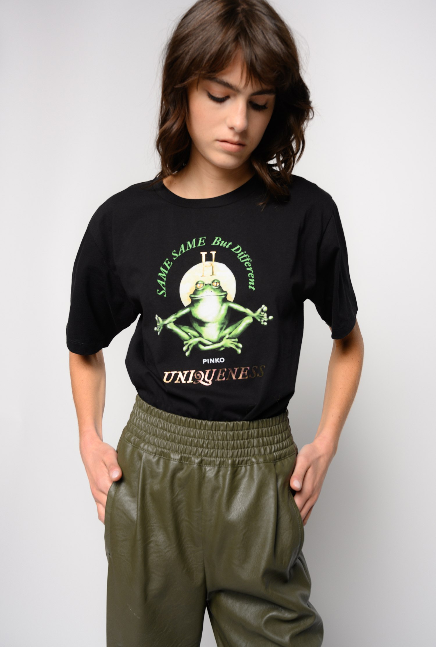 Different frog T-shirt PINKO 