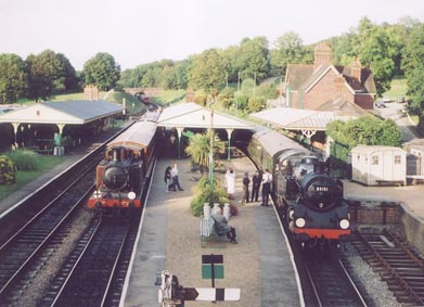 Logo of The Bluebell Railway click to go to site.