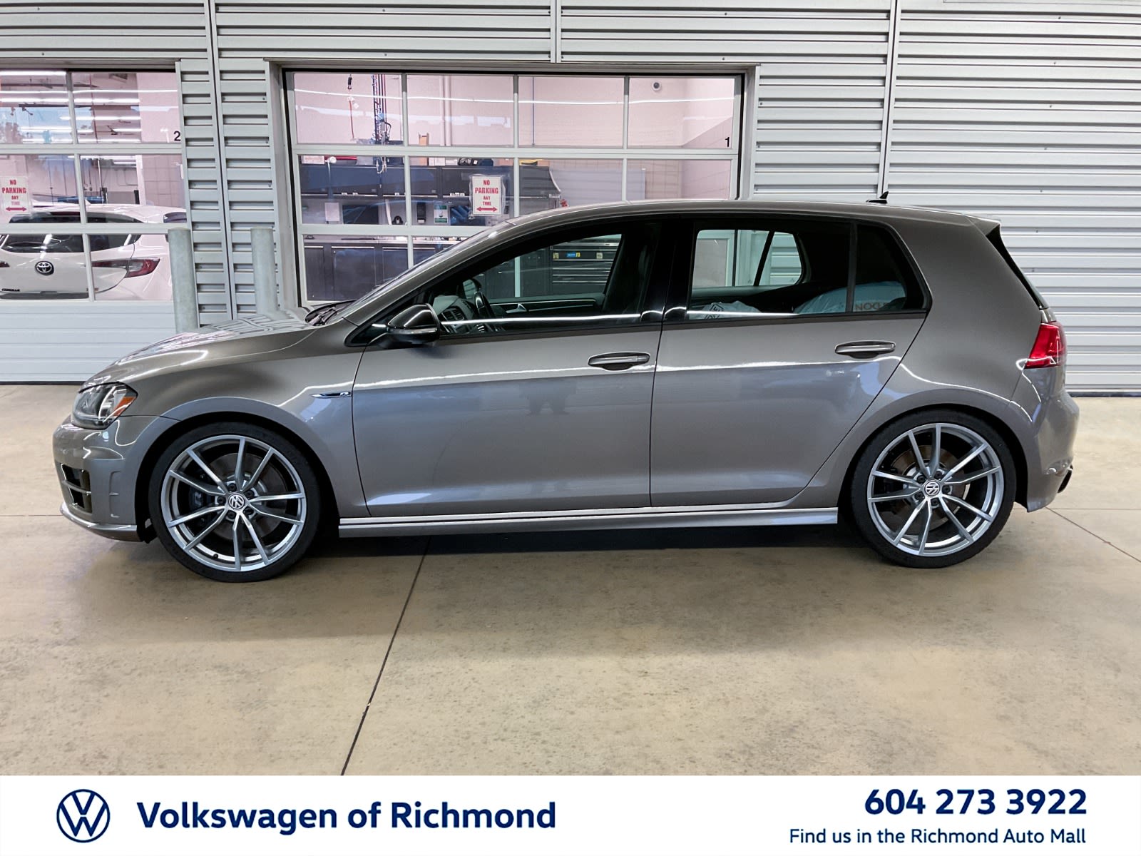 2017 Volkswagen Golf R 5dr HB DSG, Vancouver, Cash