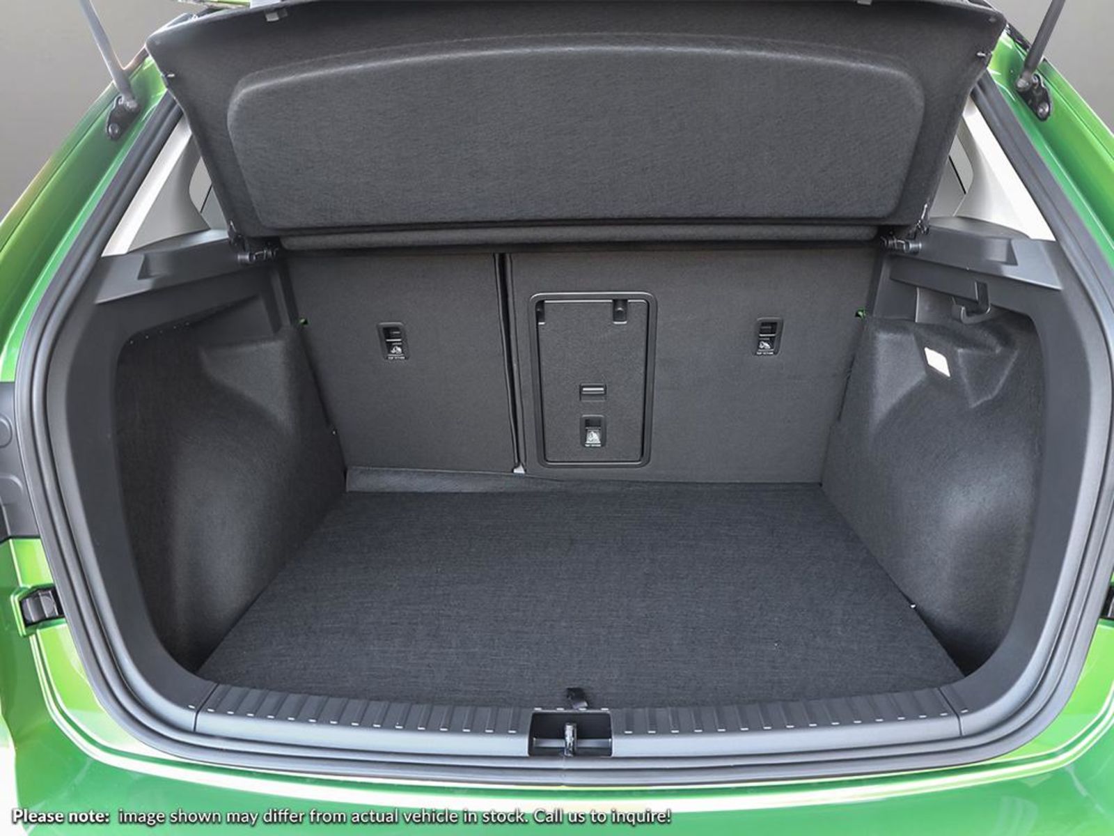 2025 Volkswagen Taos Comfortline Black Edition, Vancouver, Cash