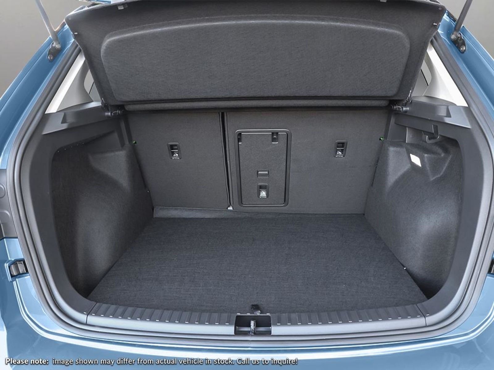 2025 Volkswagen Taos Comfortline Black Edition, Vancouver, Cash
