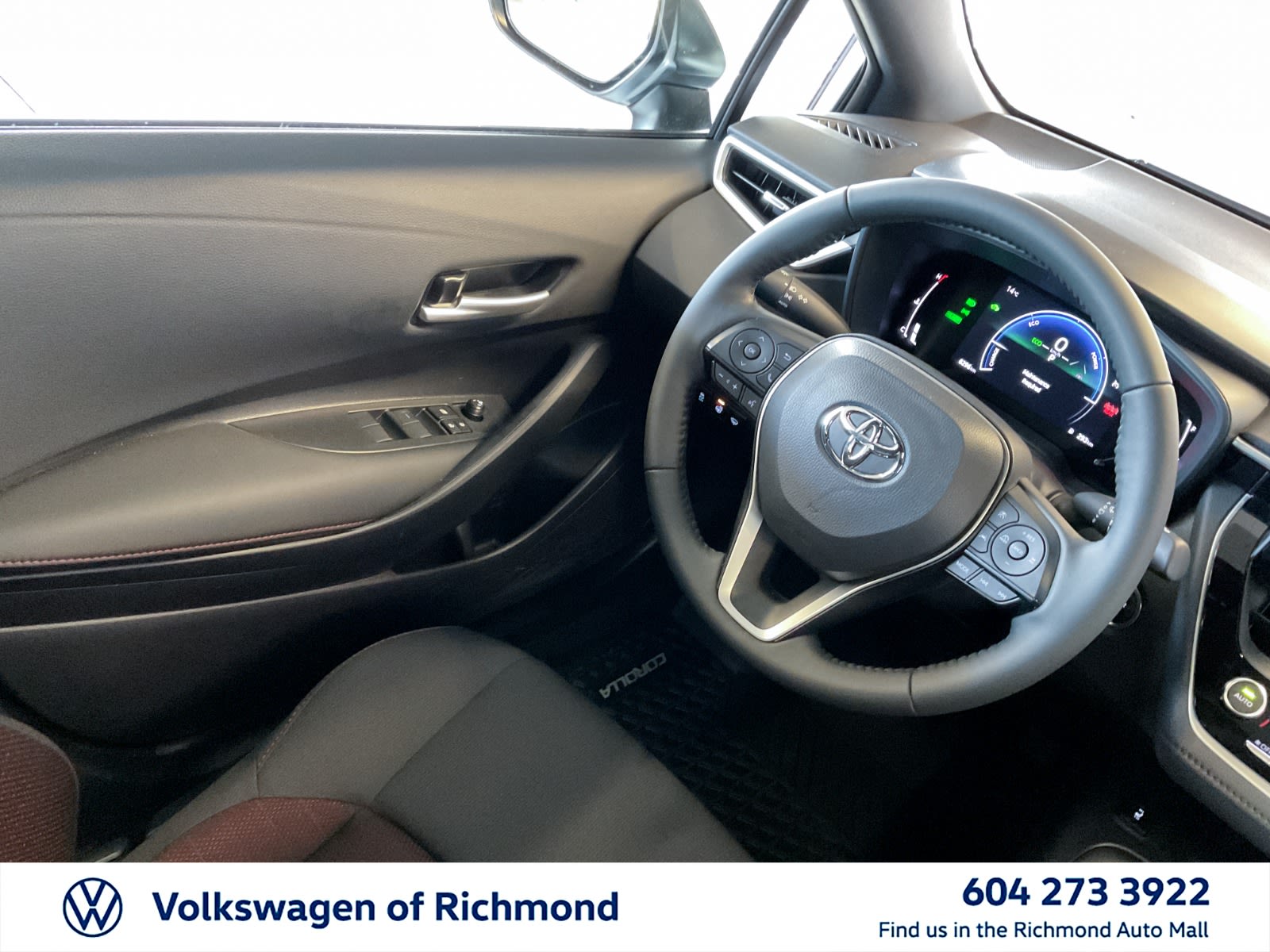 2025 Toyota Corolla Hybrid SE, Vancouver, Cash