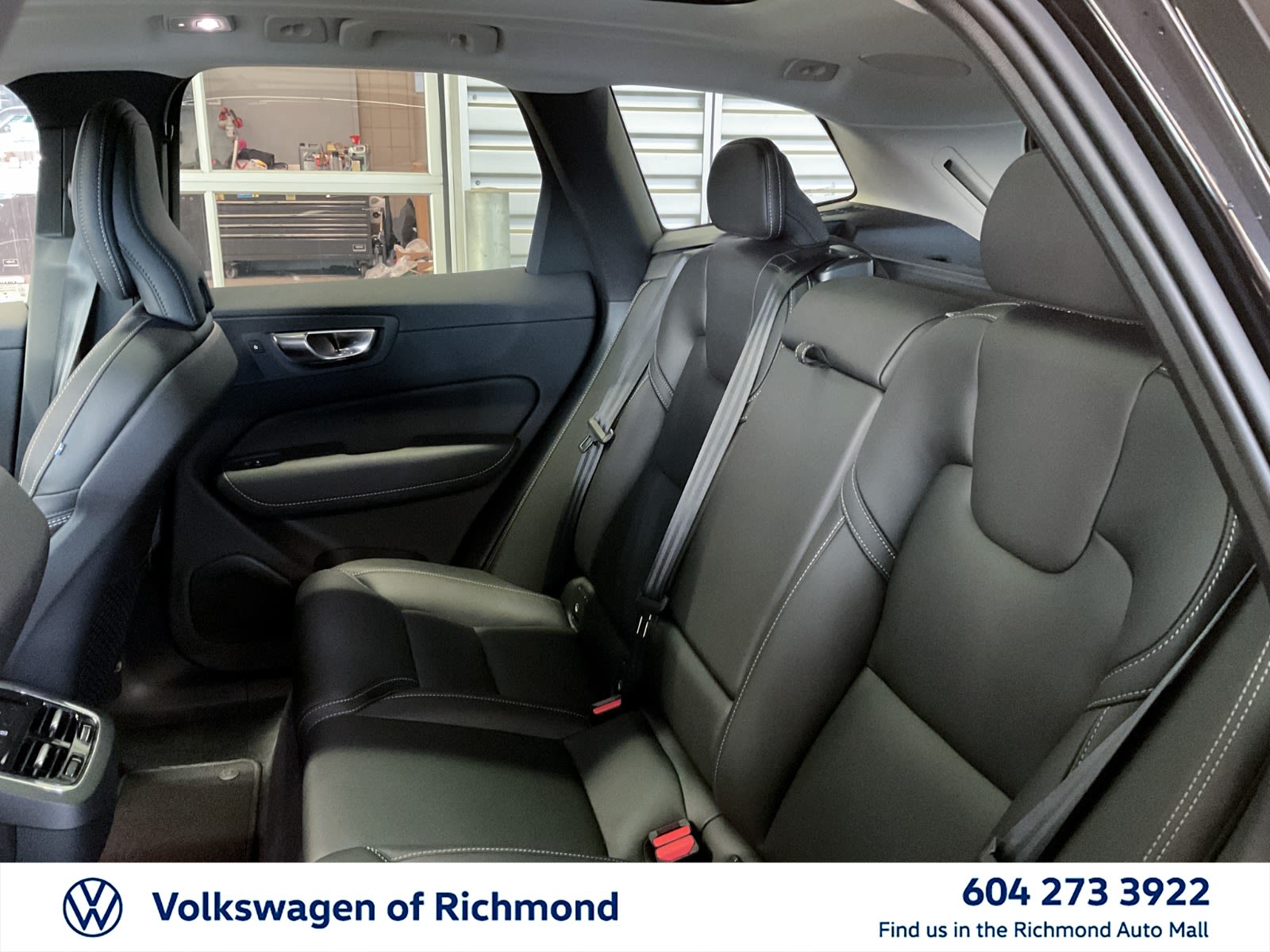 2025 Volvo XC60 Ultra Dark Theme, Vancouver, Cash