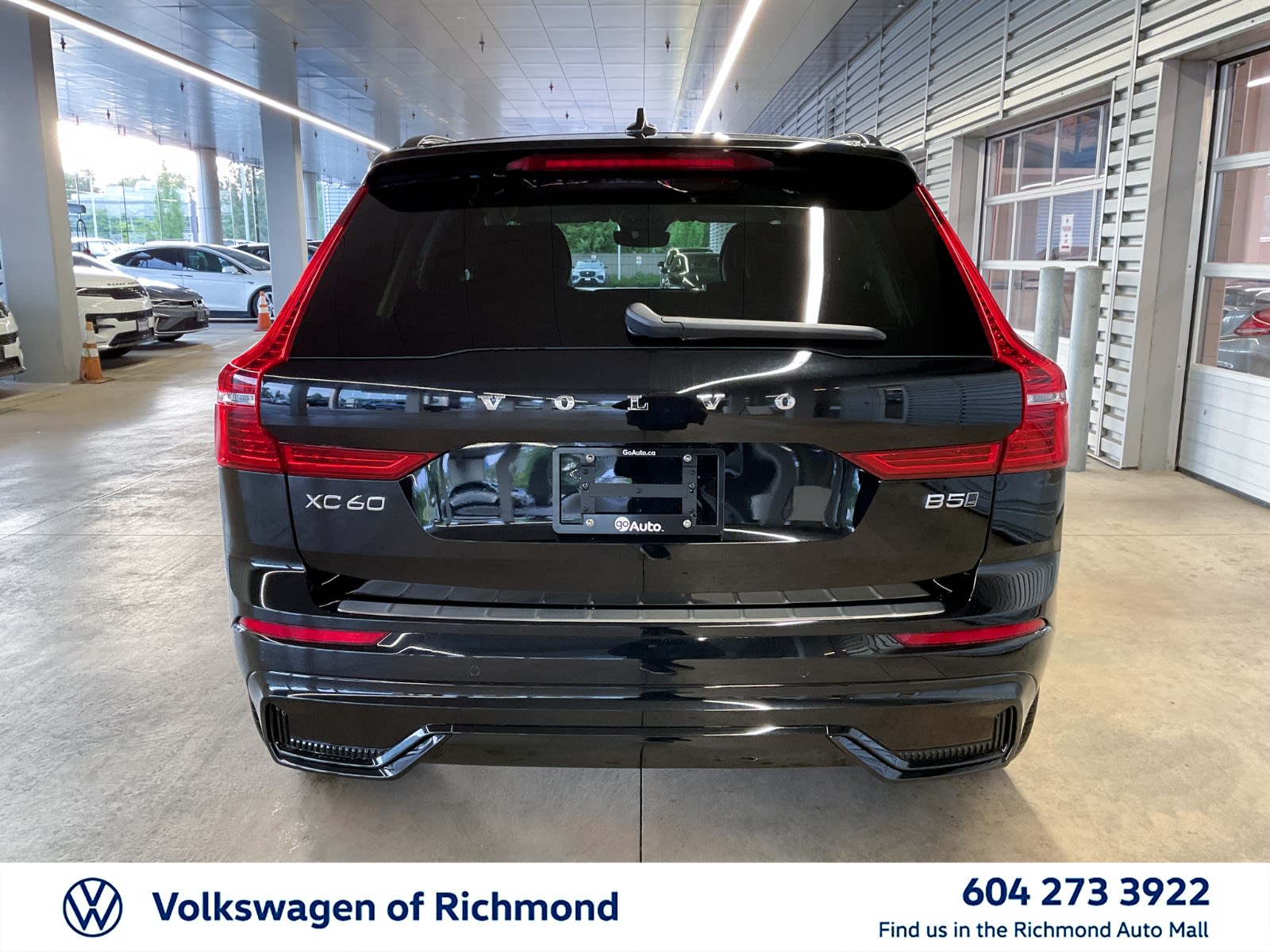 2025 Volvo XC60 Ultra Dark Theme, Vancouver, Cash