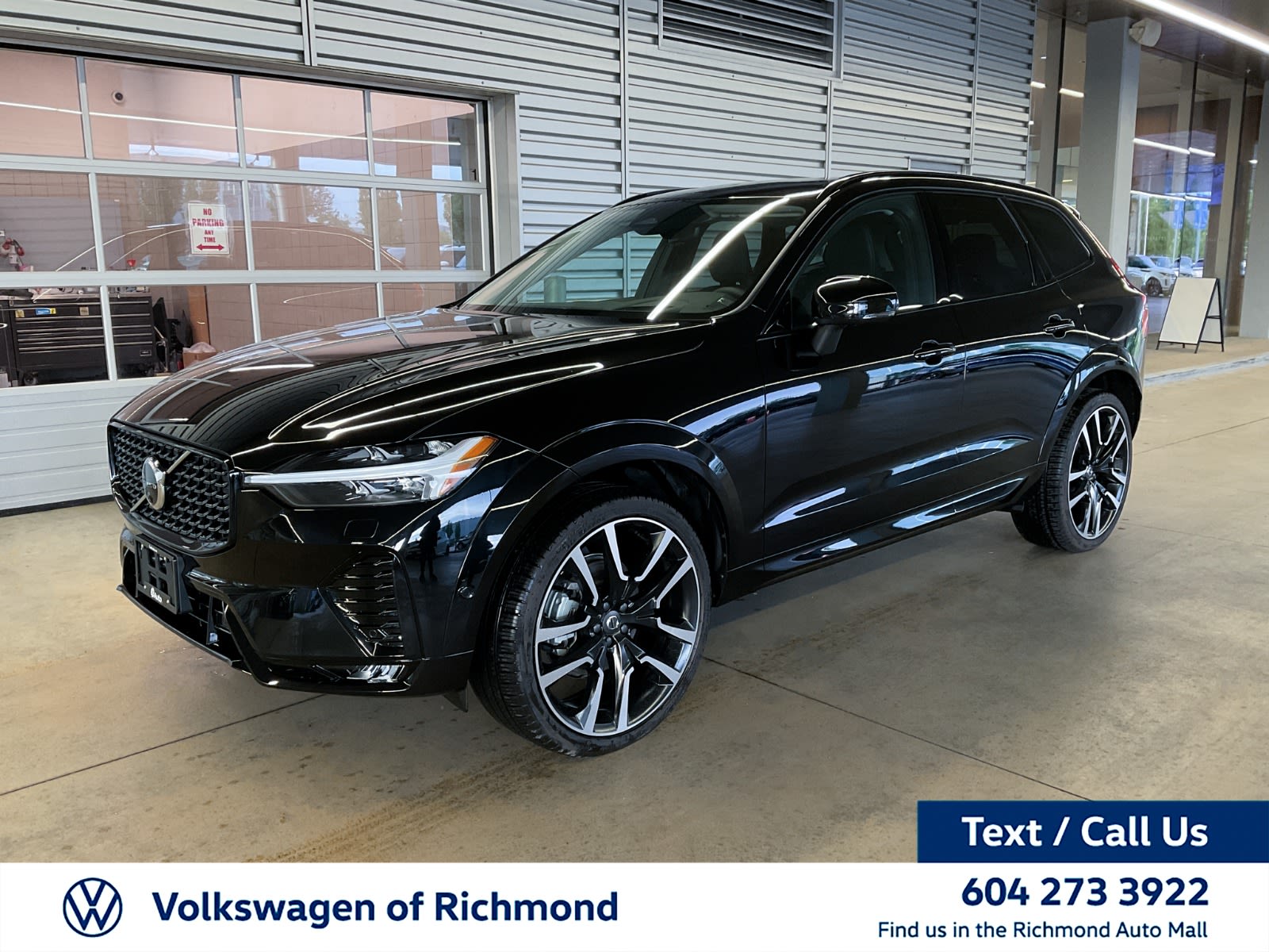 2025 Volvo XC60 Ultra Dark Theme, Vancouver, Cash
