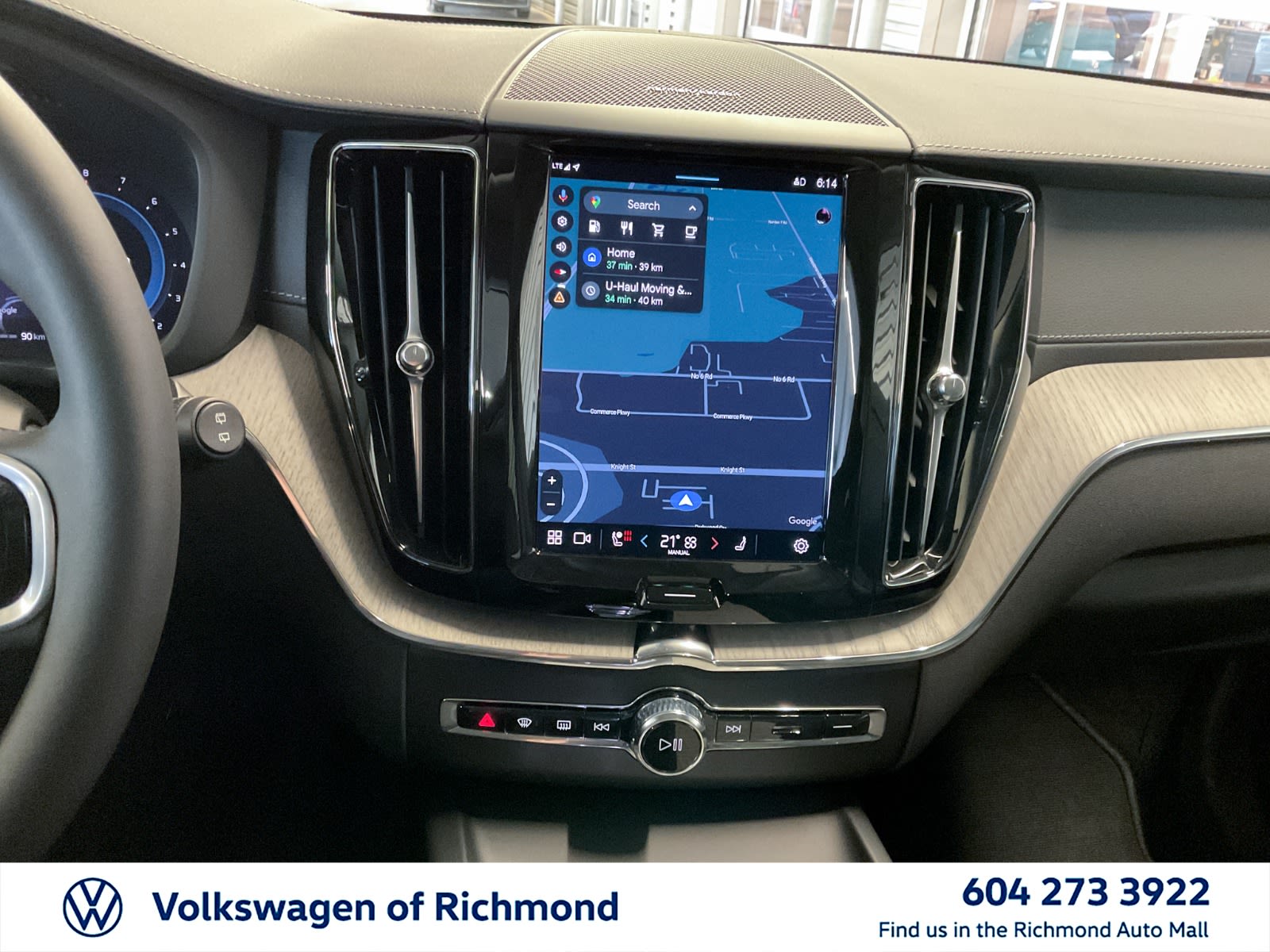 2025 Volvo XC60 Ultra Dark Theme, Vancouver, Cash