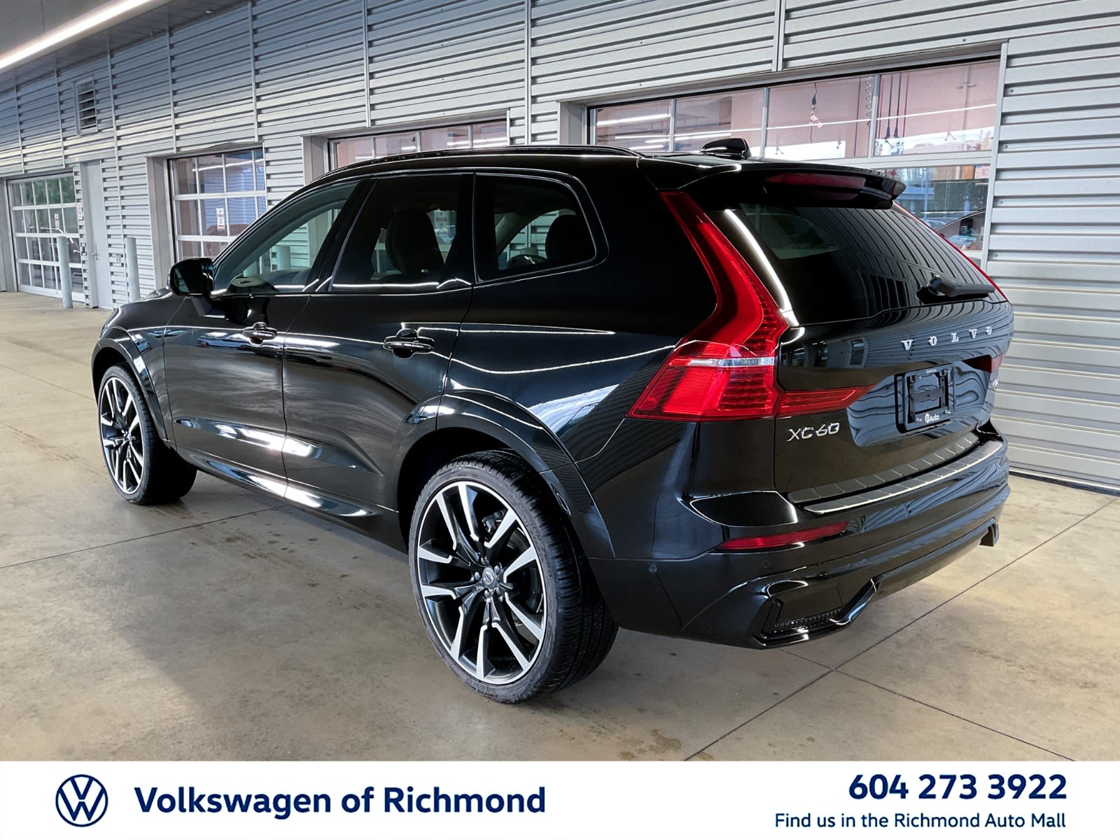 2025 Volvo XC60 Ultra Dark Theme, Vancouver, Cash
